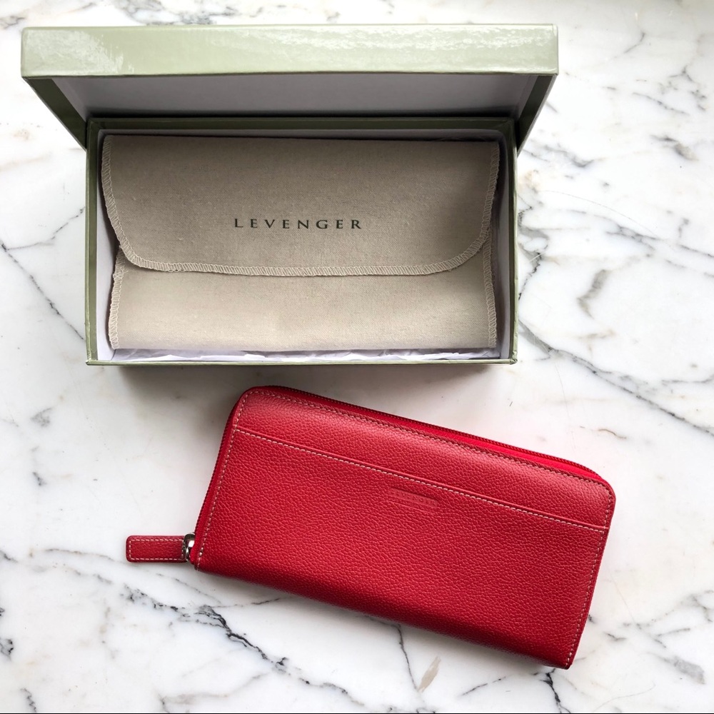 LEVENGER Red Leather Accordion Wallet